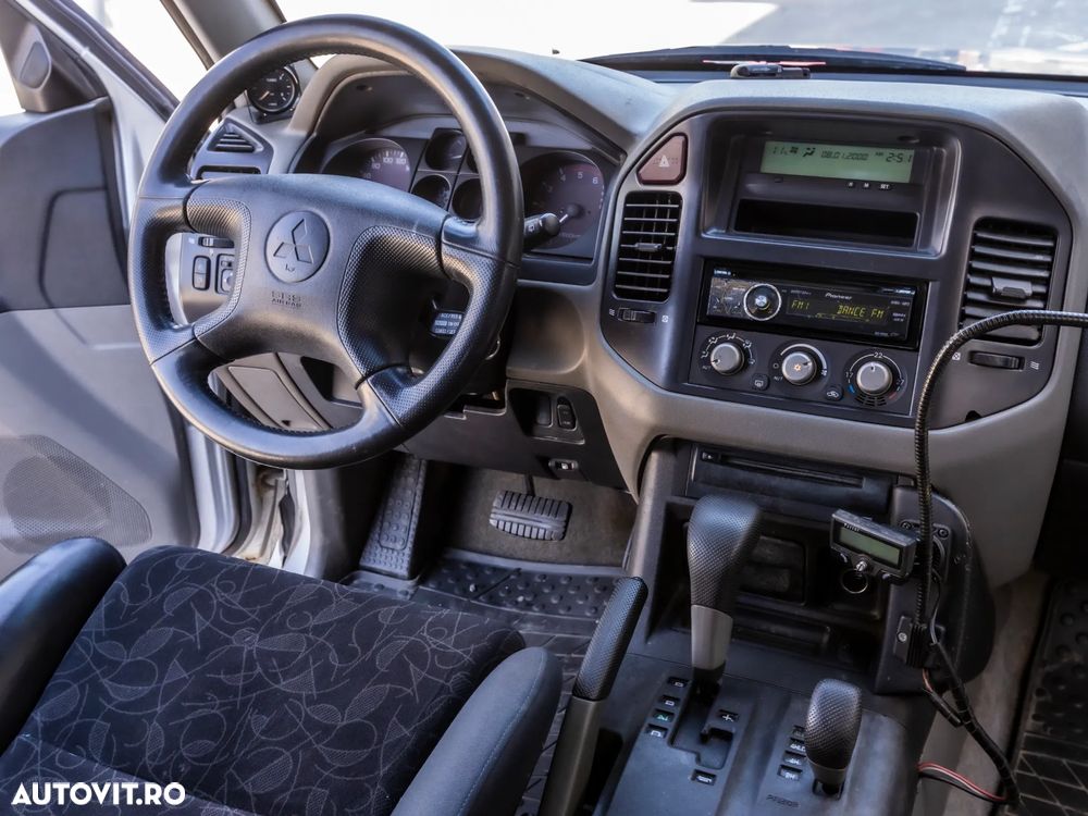 Mitsubishi Pajero SWB 3.2 DI-D GLS A/T, Piele - 9