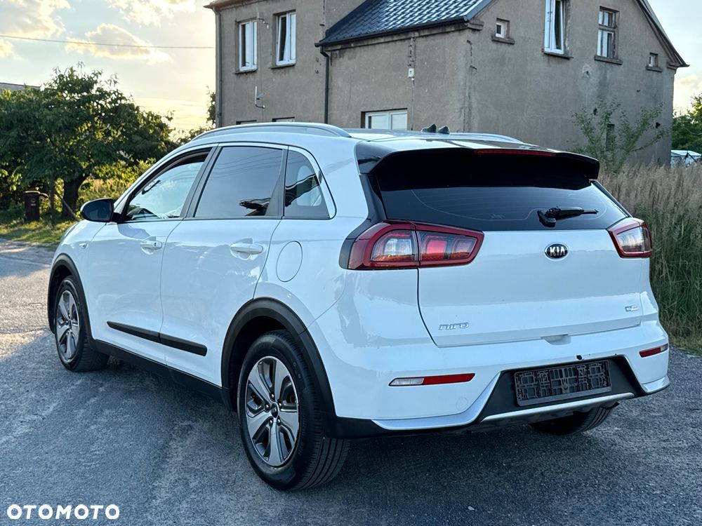 Kia Niro 1.6 GDI Hybrid L Business Line - 6