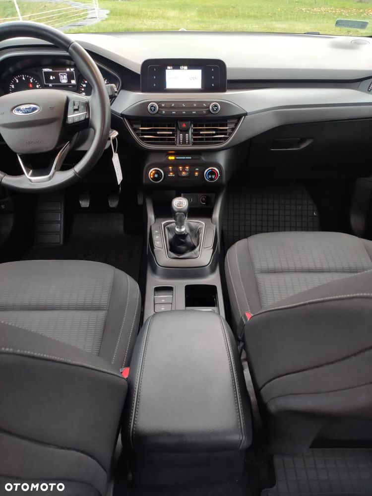 Ford Focus 1.0 EcoBoost Trend Edition - 34