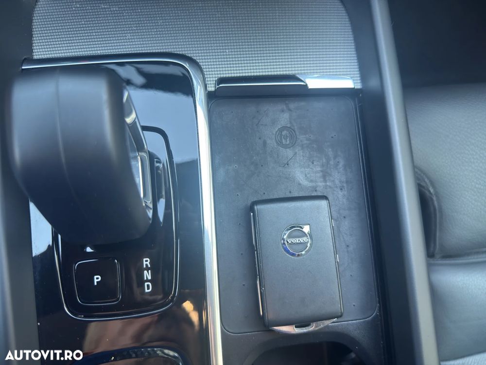 Volvo XC 60 B4 MHEV AT FWD Core - 18
