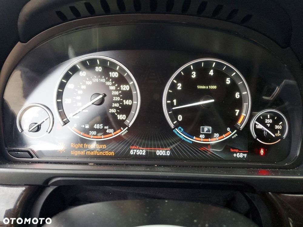 BMW Seria 5 528i xDrive Sport-Aut - 11