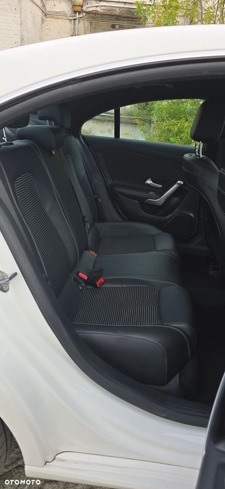 Mercedes-Benz CLA 180 d AMG Line 7G-DCT - 12