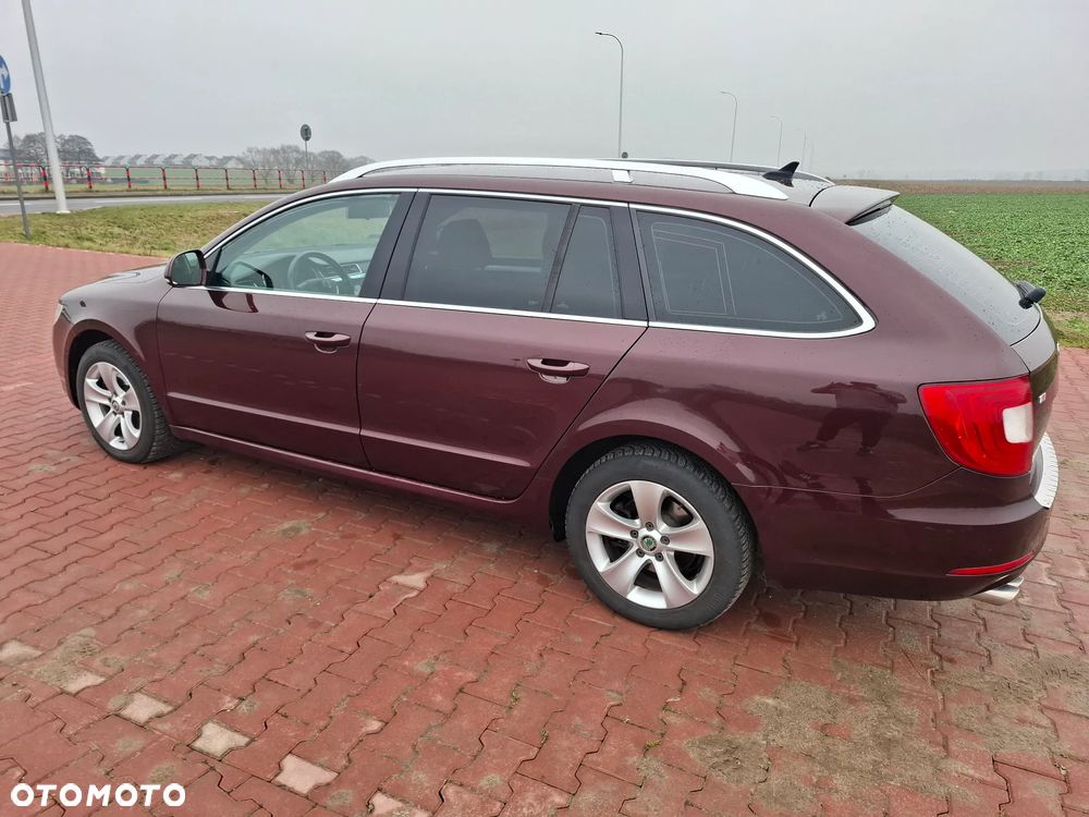 Skoda Superb 2.0 TDI DSG Exclusive - 17