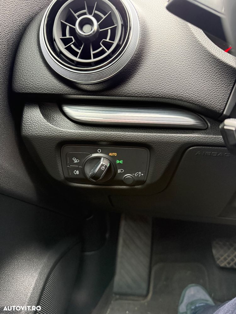 Audi A3 1.6 TDI Sportback S tronic - 17