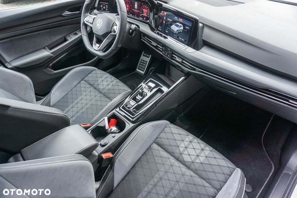 Volkswagen Golf 1.5 eTSI mHEV R-Line DSG - 32