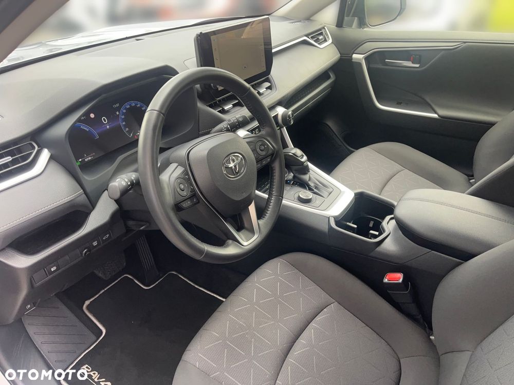 Toyota RAV4 - 8