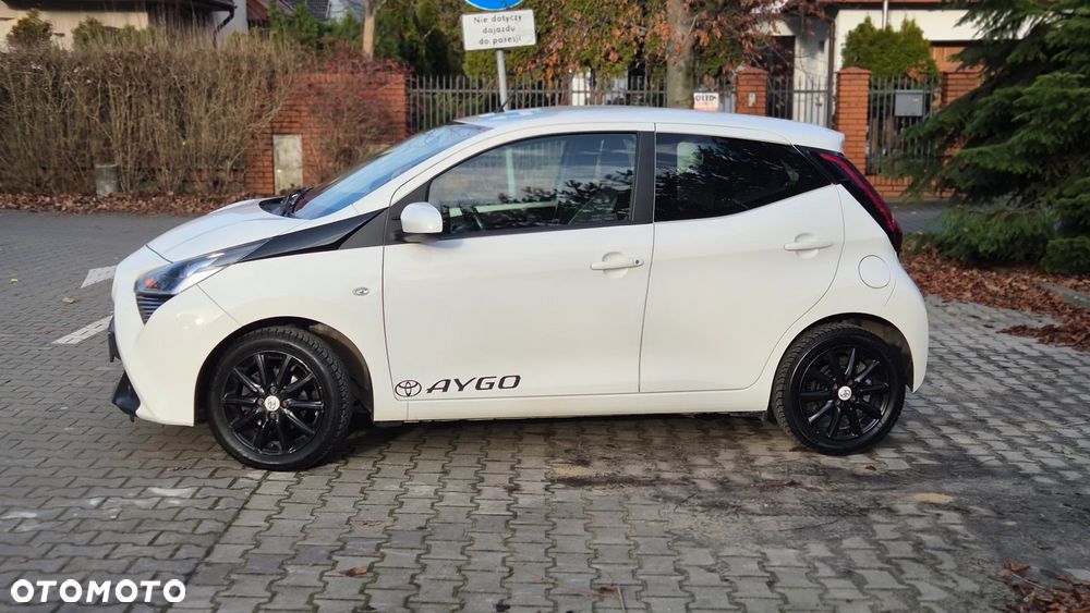 Toyota Aygo x-play - 2