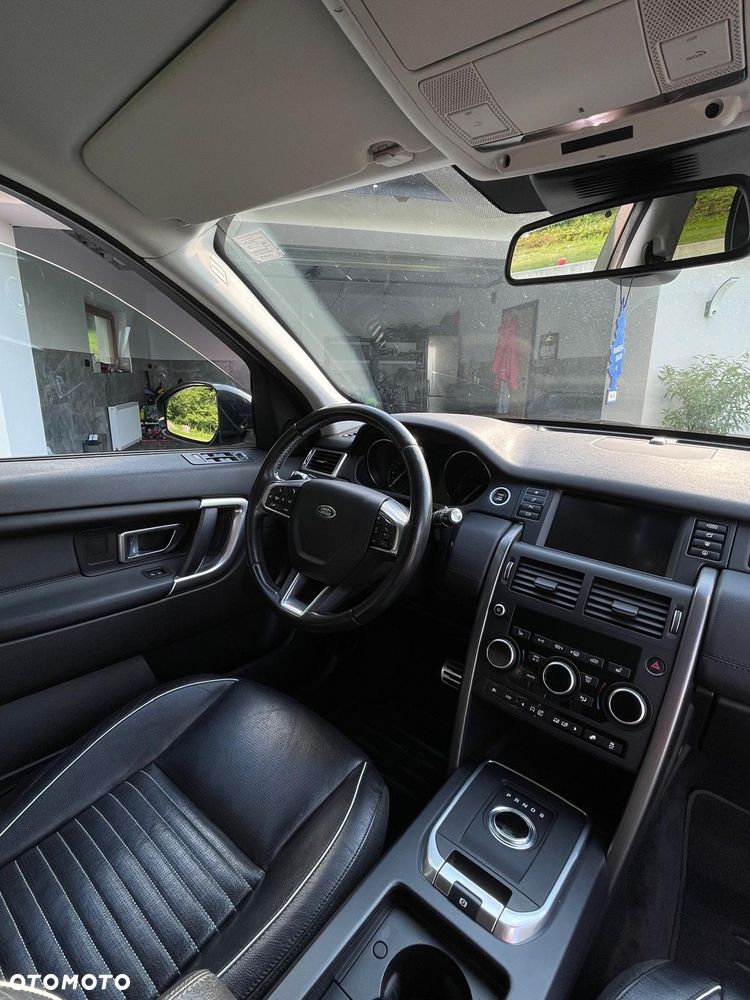 Land Rover Discovery Sport 2.0 D180 R-Dynamic HSE - 29