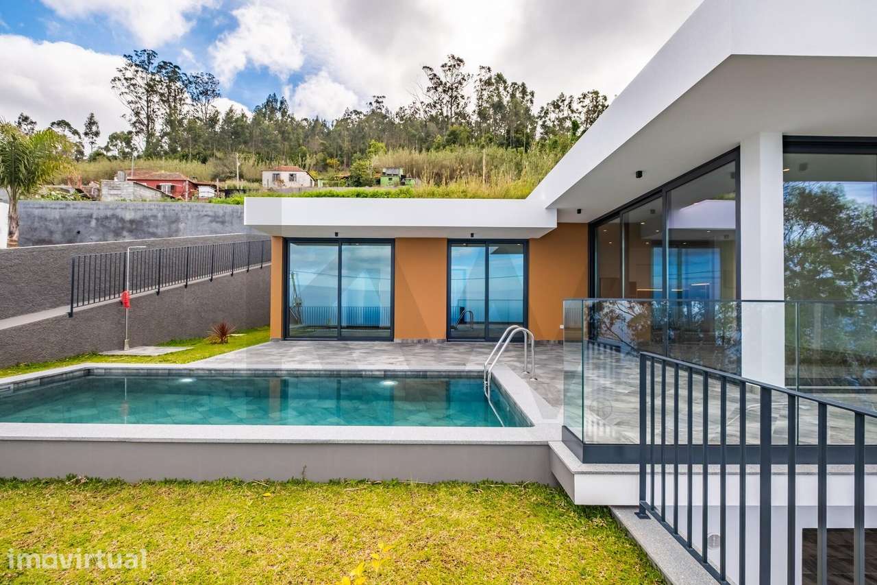 Moradia T3 Moderna com Vista Mar – Arco da Calheta - Grande imagem: 4/56