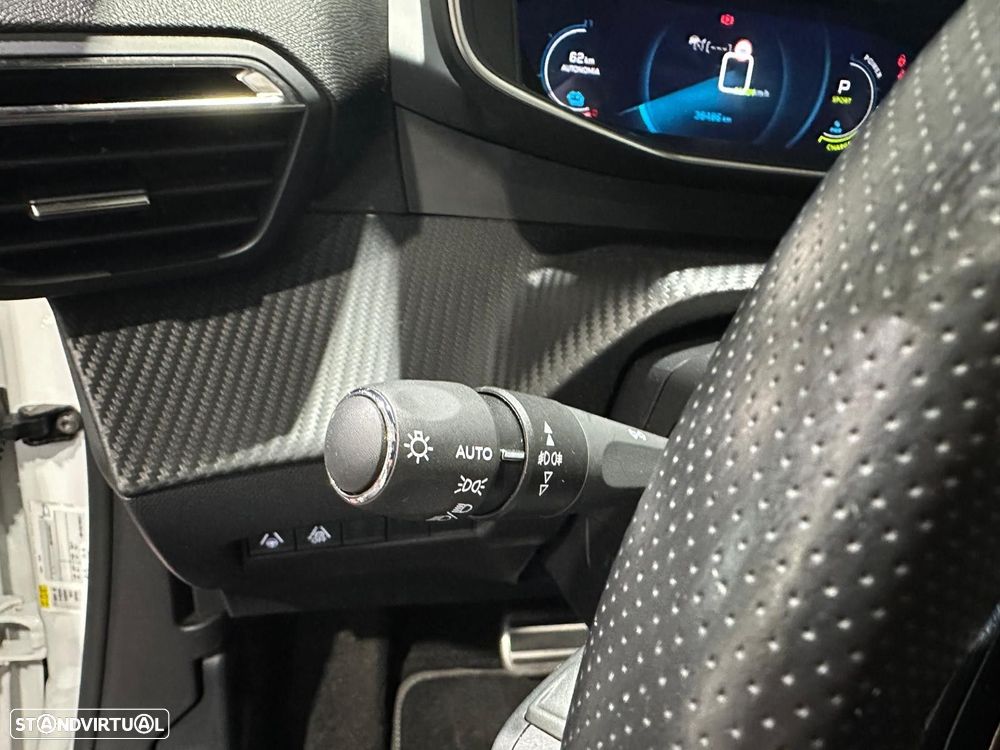 Peugeot e-2008 50 kWh GT - 46