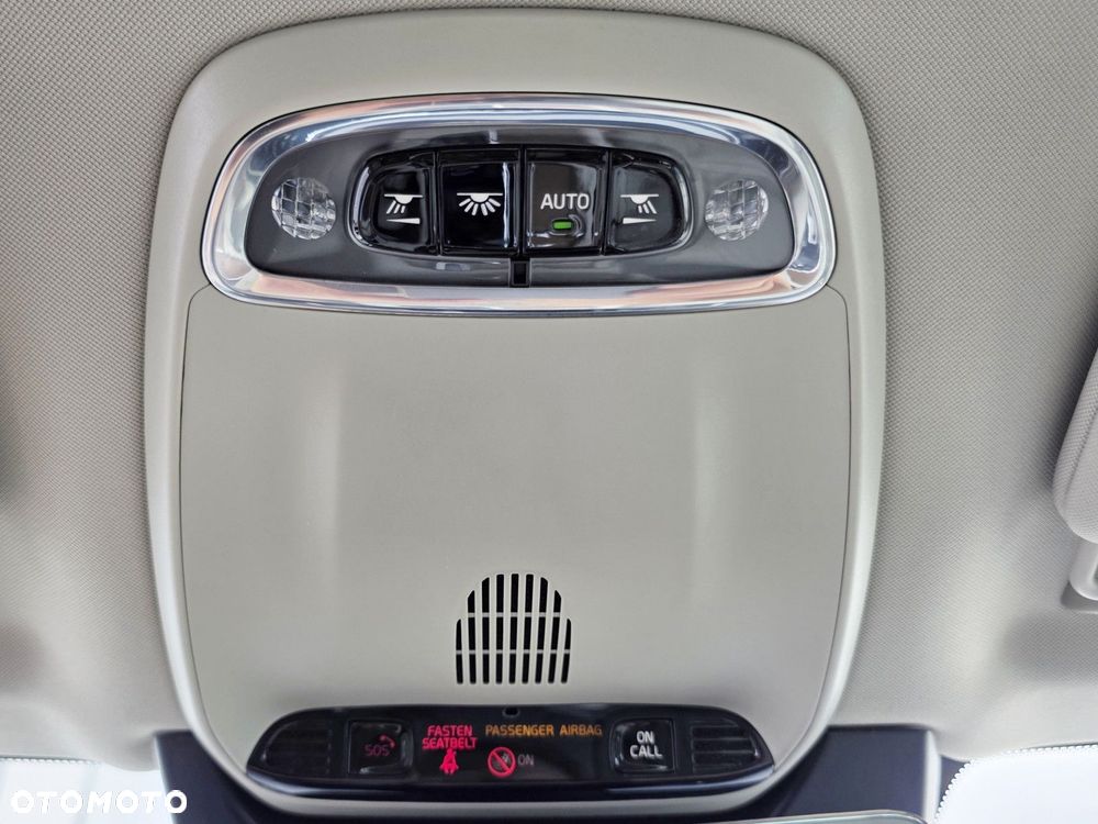 Volvo XC 90 - 32