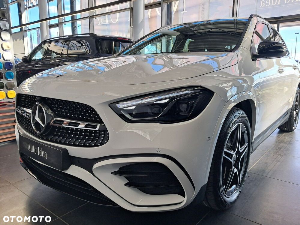 Mercedes-Benz GLA - 23