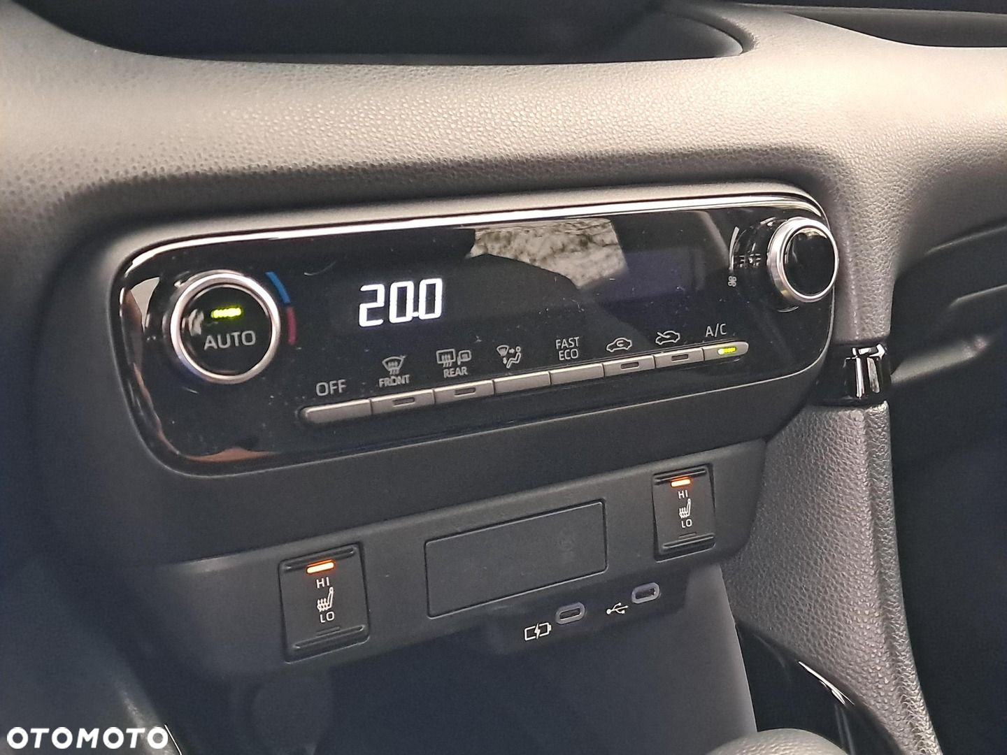 Toyota Yaris Hybrid 1.5 Style - 22