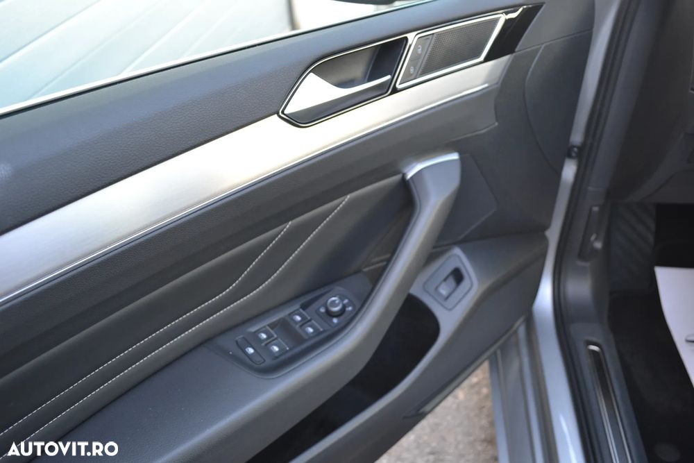 Volkswagen Passat 2.0 TDI SCR DSG 4Motion Elegance - 8