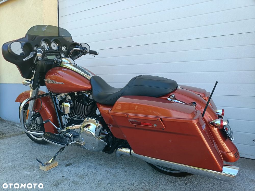 Harley-Davidson Touring Street Glide - 28