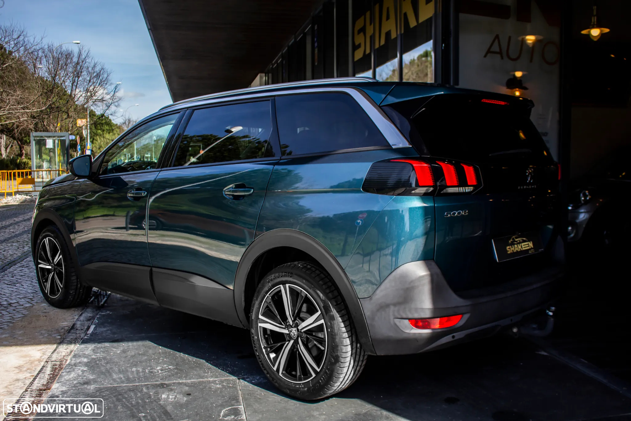 Peugeot 5008 PureTech 130 EAT6 Active - 3