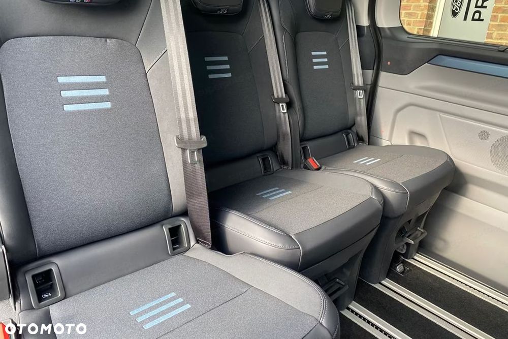 Ford Tourneo Custom - 15