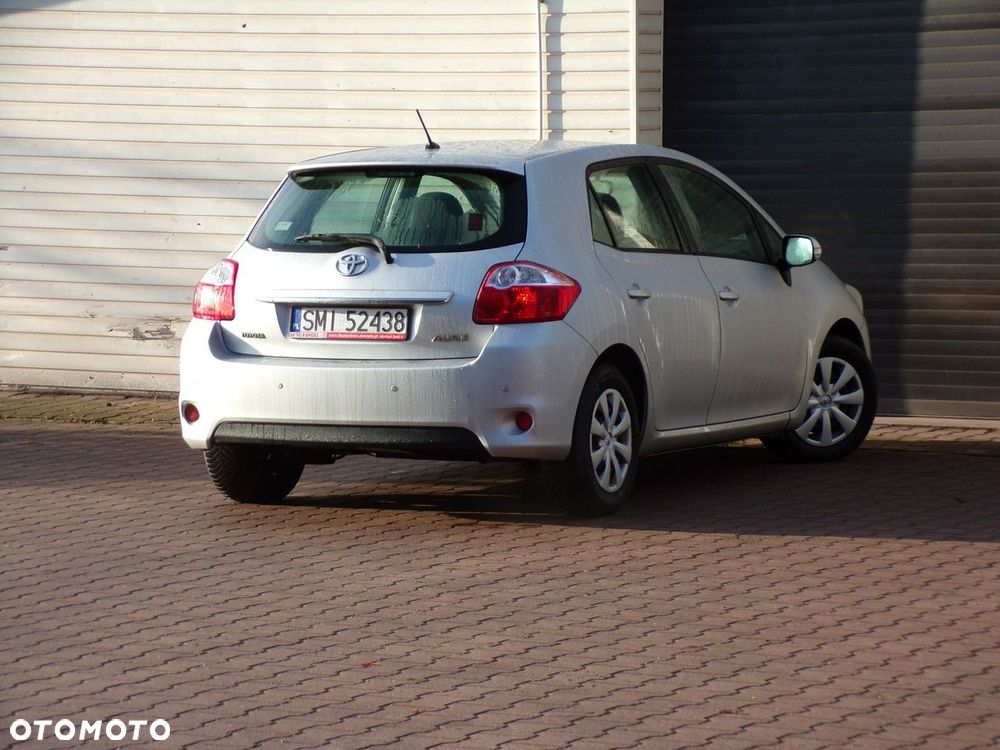 Toyota Auris - 11