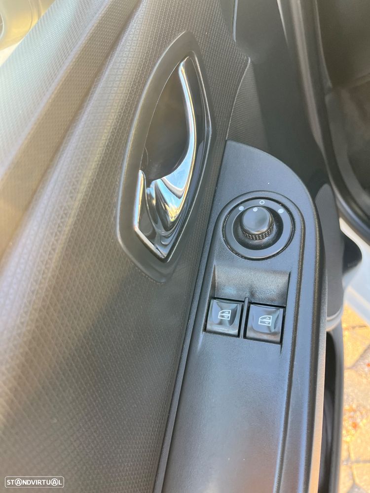 Renault Clio - 13