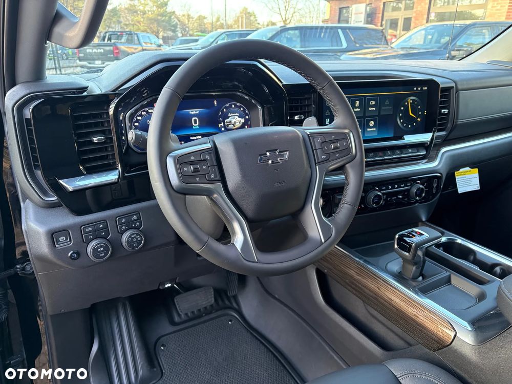 Chevrolet Silverado - 18