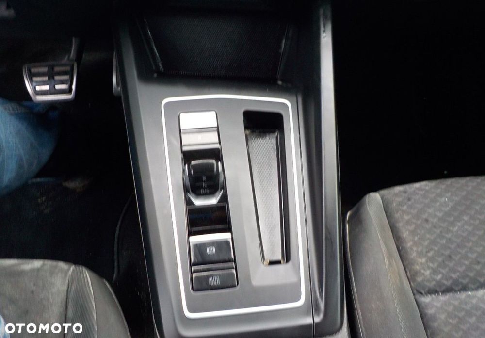 Volkswagen Golf - 33