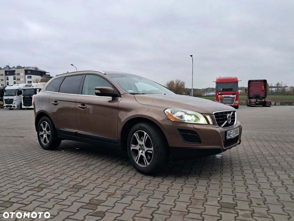 Volvo XC 60 D5 AWD Momentum - 2