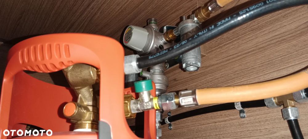 KNAUS LIVE WAVE 700MEG - 28