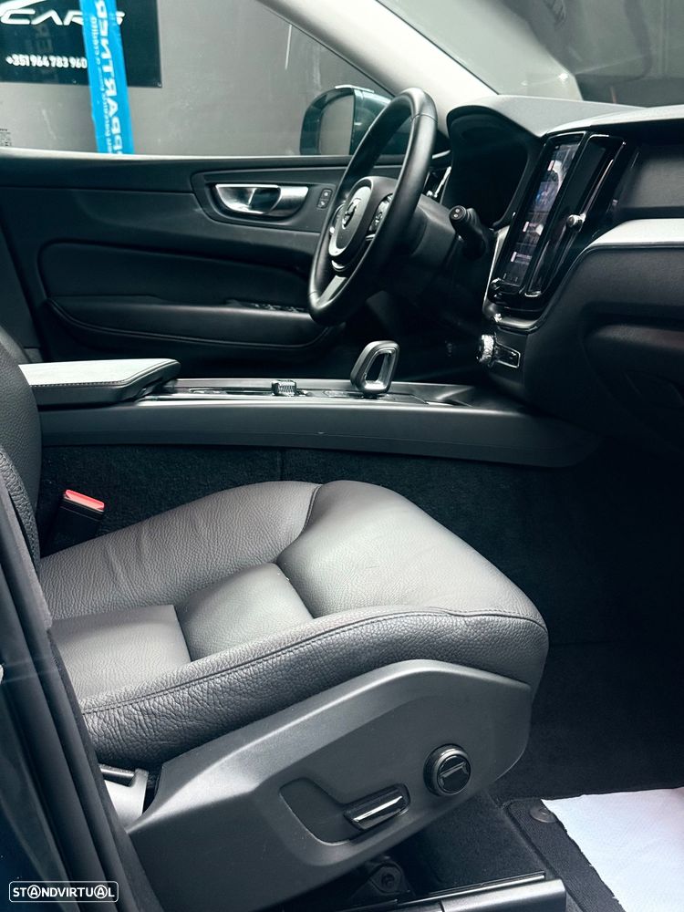 Volvo XC 60 B4 D AWD Plus Dark - 13