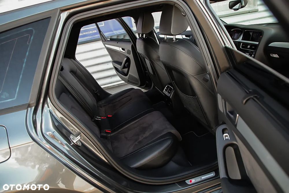 Audi A4 Avant 2.0 TDI DPF quattro S tronic S line Sportpaket - 12