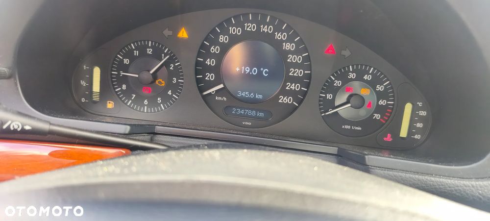 Mercedes-Benz Klasa E 200 Kompressor Classic - 20