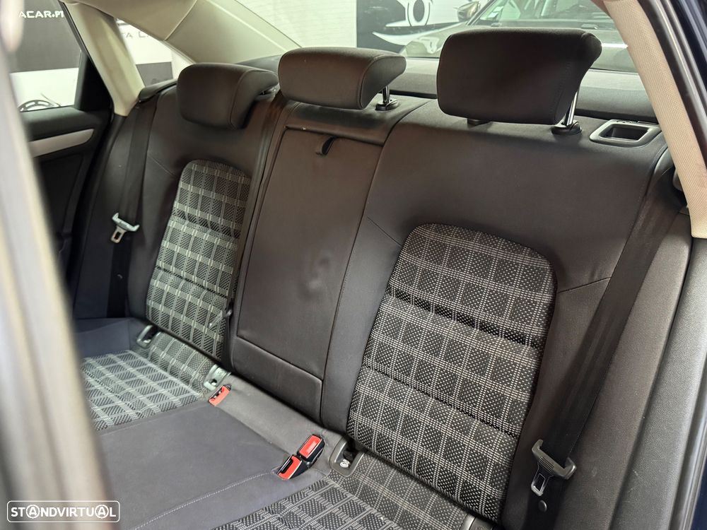Audi A4 2.0 TDI exclusive - 37