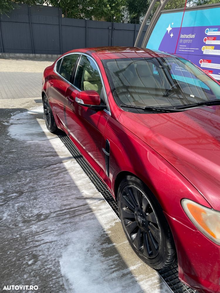 Jaguar XF 2.7D Luxury - 6