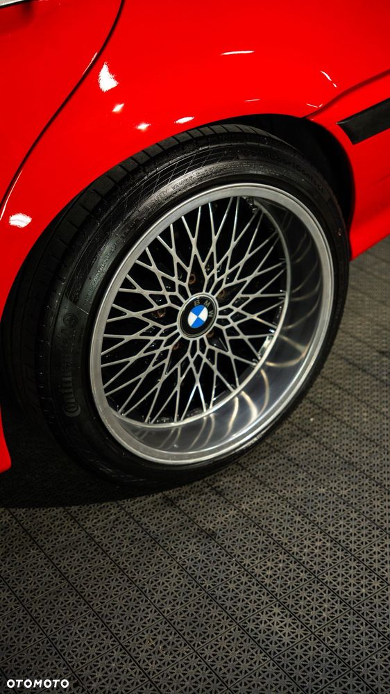 BMW Seria 3 323i - 12