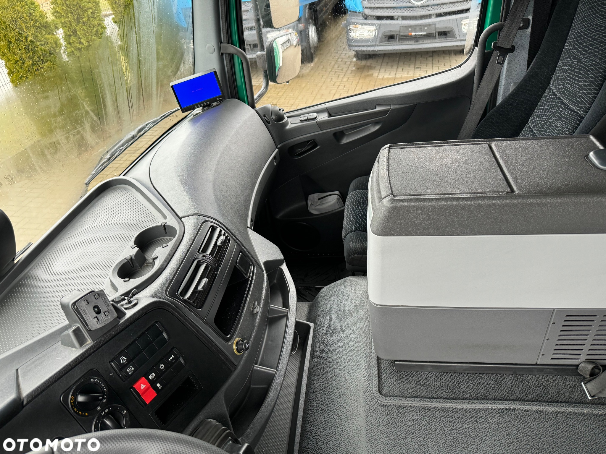 Mercedes-Benz ATEGO 1230 KONTENER 7.50m WINDA - 25