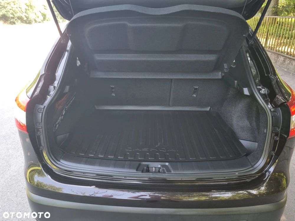 Nissan Qashqai 1.6 DIG-T N-Connecta - 17