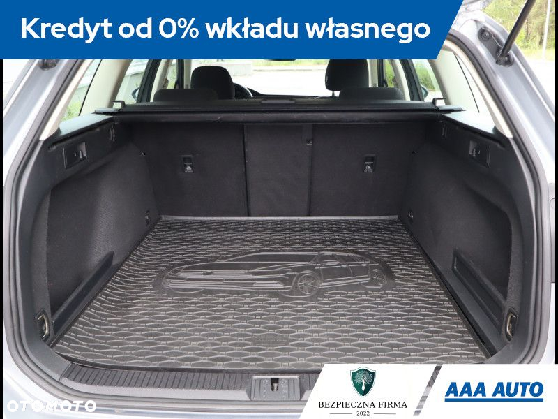 Volkswagen Passat - 13