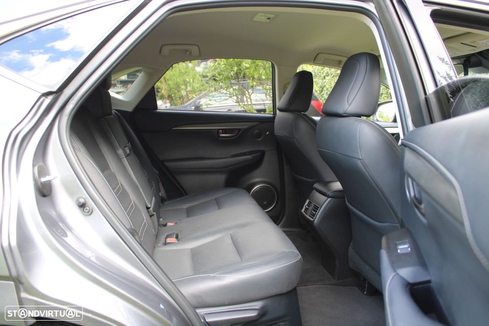 Lexus NX 300h Executive - 31