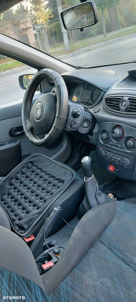 Renault Clio - 8