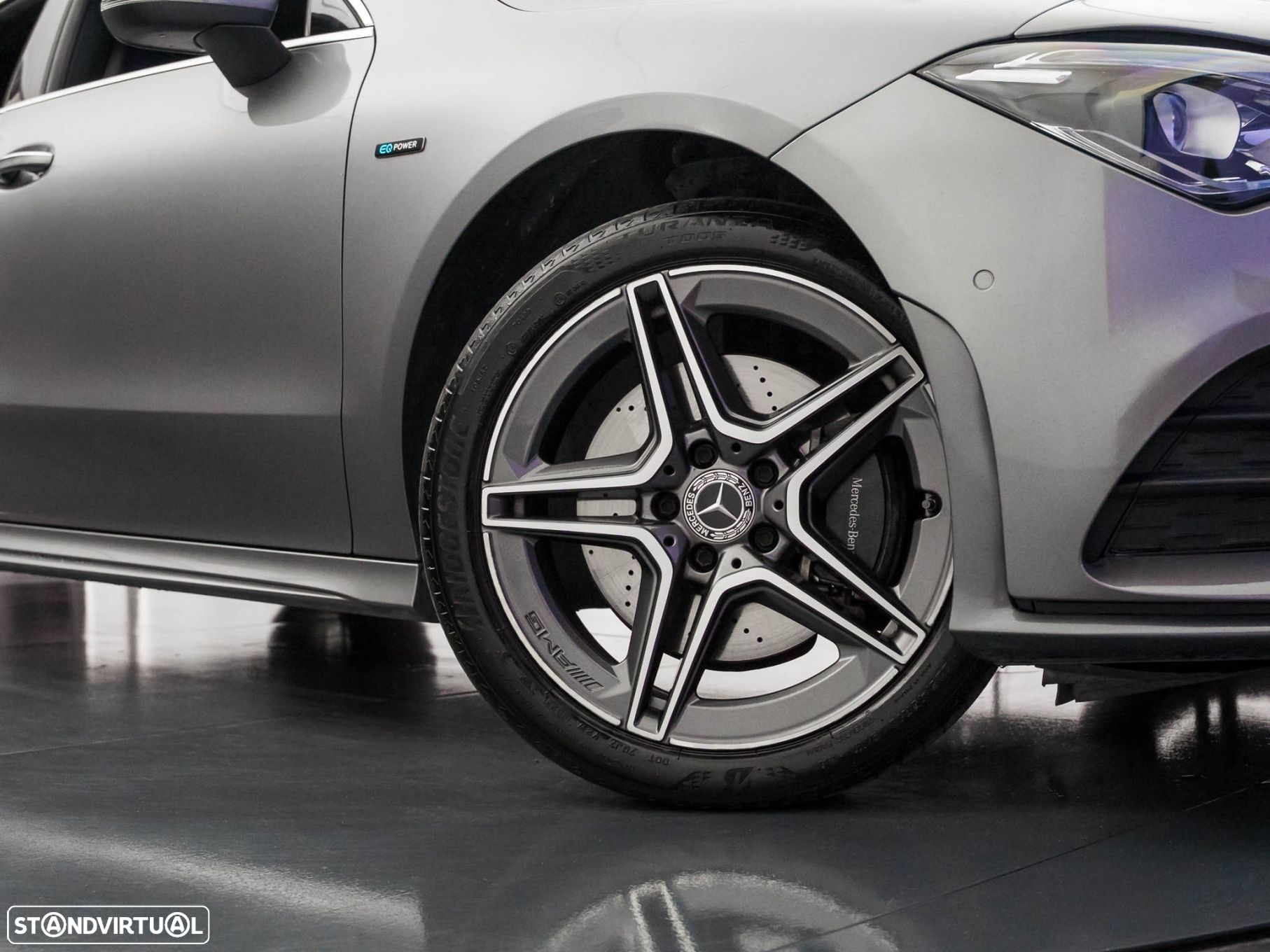Mercedes-Benz CLA 250 e Shooting Brake AMG Line - 11