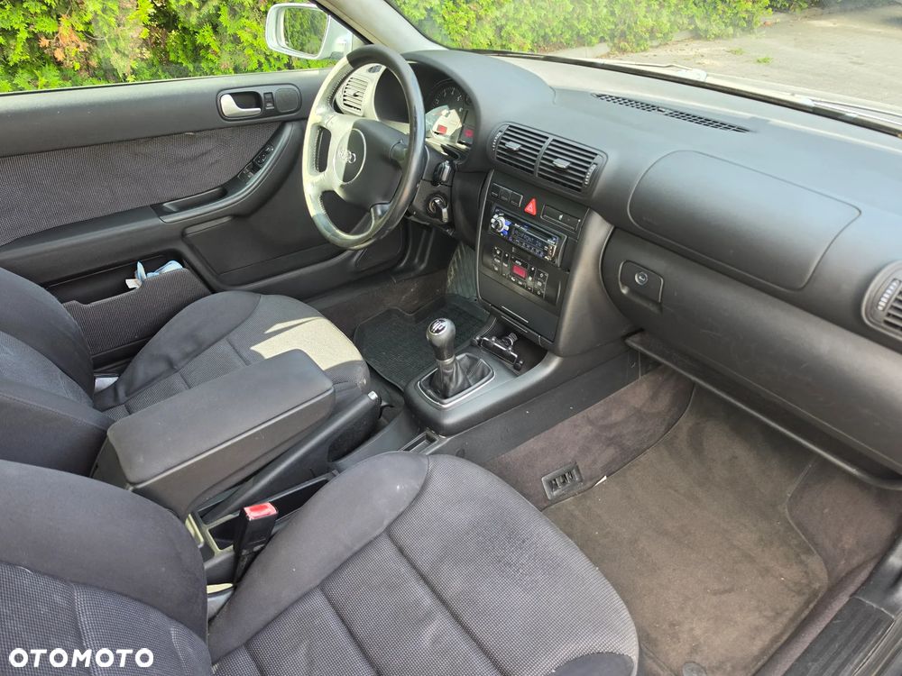 Audi A3 3-drzwiowe 1.6 Ambiente - 4
