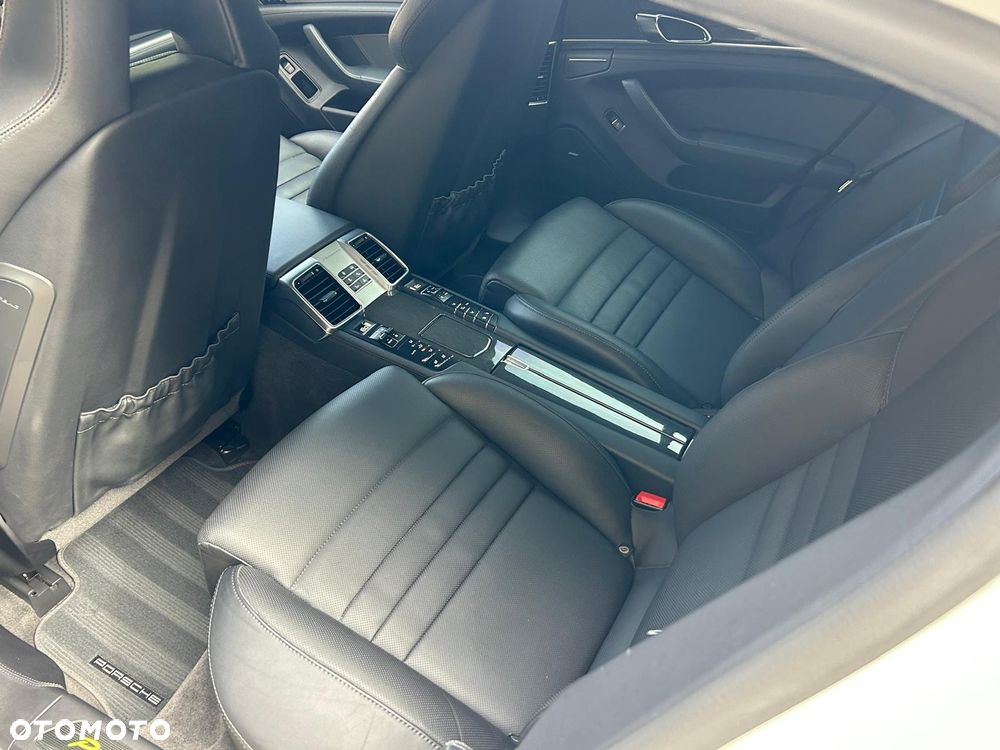 Porsche Panamera - 22