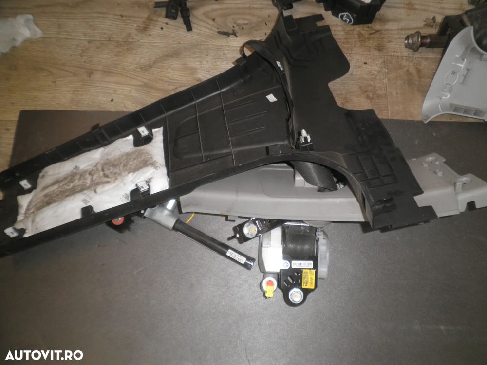 Centura stanga / dreapta fata Ssangyong Tivoli 74602-35100 74601-35100 - 1