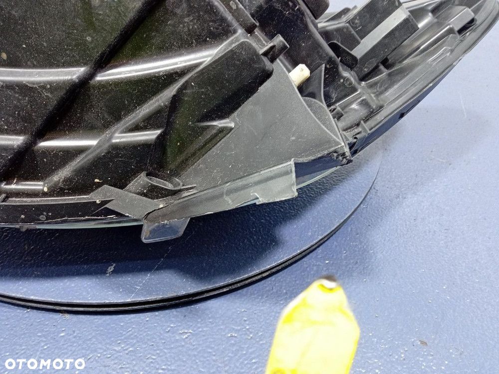 RENAULT CAPTUR  REFLEKTOR PRAWY 260102734R - 10