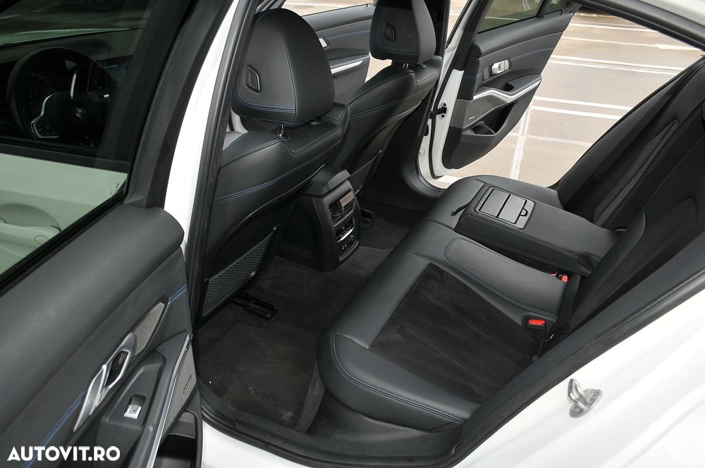 BMW Seria 3 330e Aut. M Sport - 12