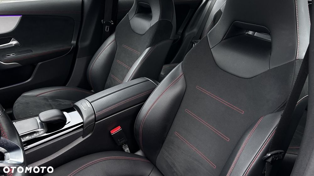 Mercedes-Benz CLA 180 AMG Line 7G-DCT - 12