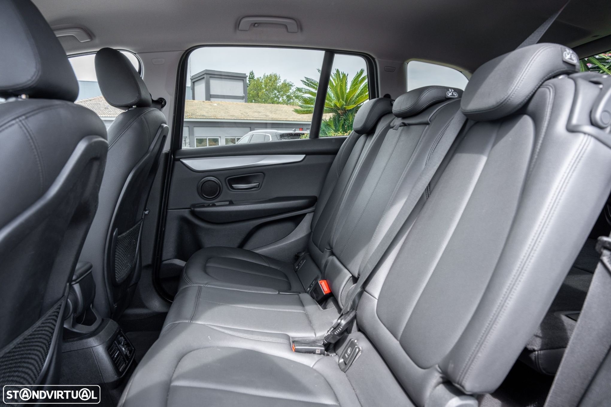 BMW 216 Gran Tourer d 7L Line Luxury - 16