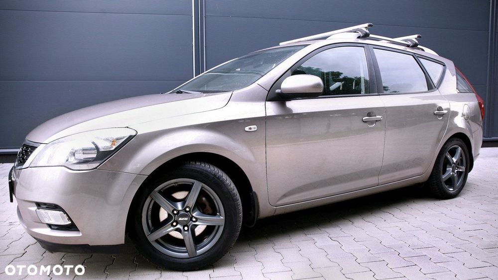 Kia Ceed - 30