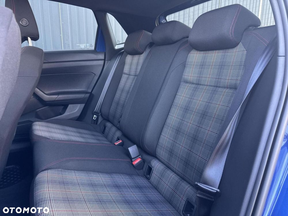 Volkswagen Polo - 12