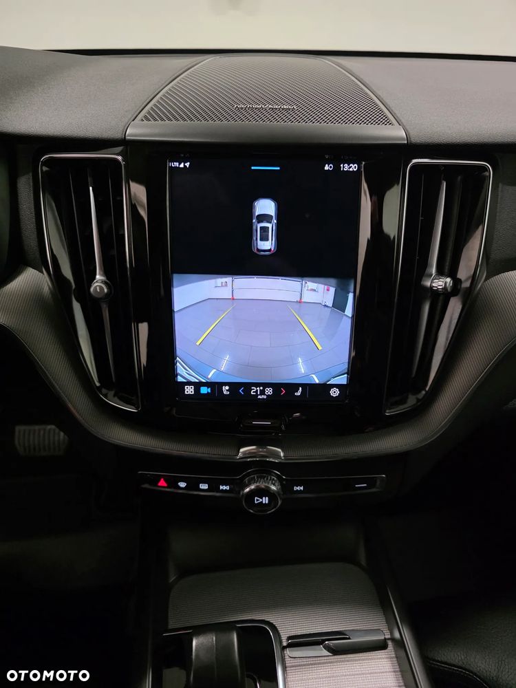 Volvo XC 60 B4 D AWD Plus Dark - 10