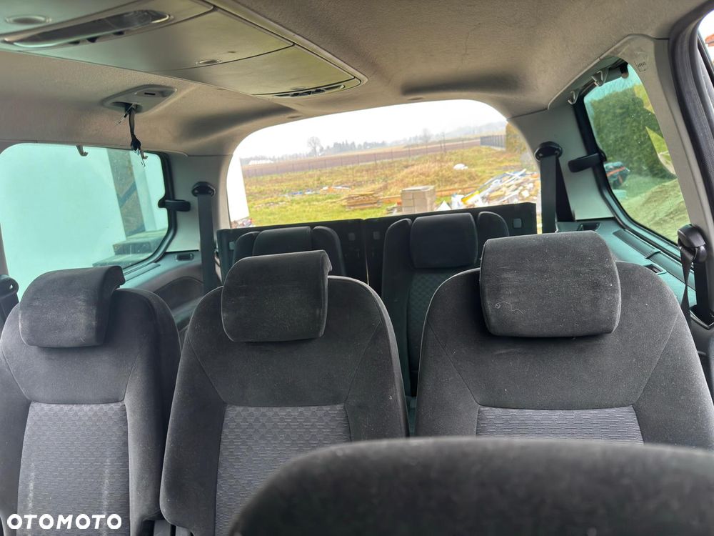 Ford Galaxy 2.0 Ghia - 20